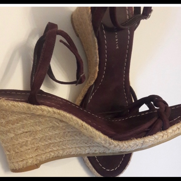 Banana Republic Brown Wedge Sandals - Picture 1 of 3
